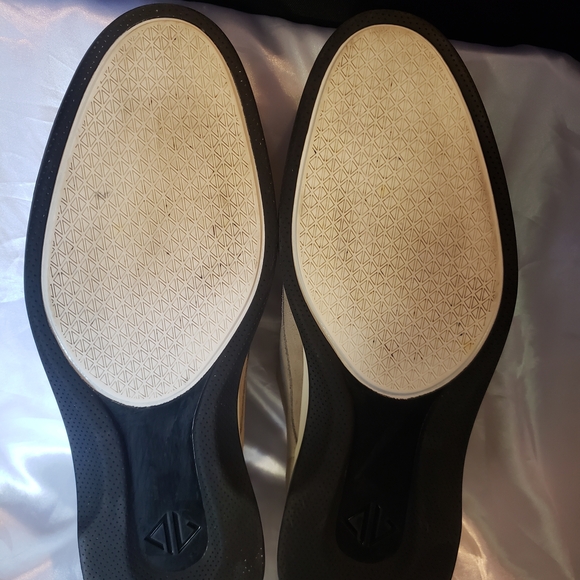 Amberjack Men's Tan Suede Derbys - Picture 5 of 12